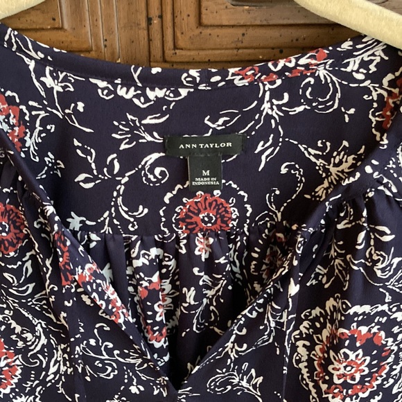 Ann Taylor Blouse Size M - Picture 2 of 9